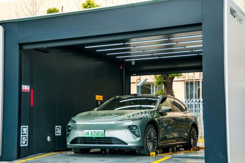 Is battery swapping a better way to recharge electric cars?