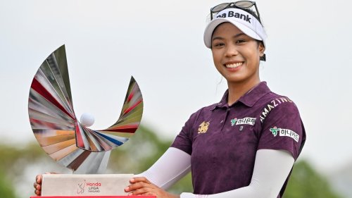 American Sarah Schmelzel takes first-round lead at the LPGA's Singapore tournament