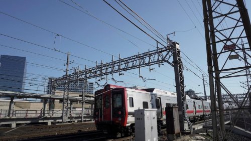 Overhead LIRR electrification a cheaper alternative, study says