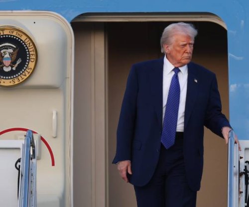 Trump Tours Boeing Plane, Highlighting Air Force One Delay