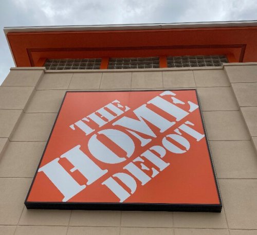 Home Depot Ban on Worker's Black Lives Matter Apron Was Illegal, US Agency Rules