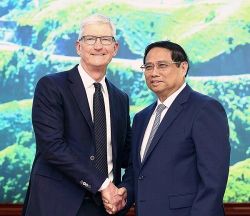 Apple CEO Looks to Increase Investments in Vietnam
