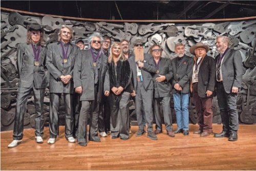 Vince Gill, Marty Stuart And More Inducted Into Musicians Hall Of Fame ...