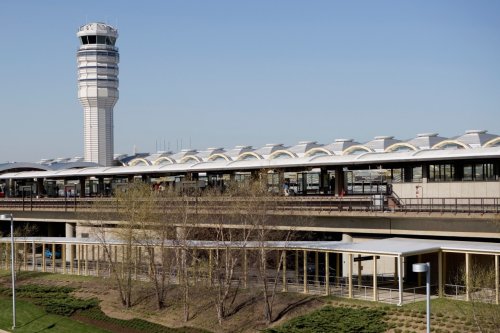 Planes almost collide at Reagan National Airport; FAA investigating
