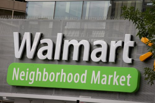 Walmart closes more shops; Dollar stores in demand