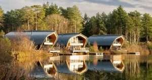 Government to house asylum seekers at Centre Parcs because Rwandan deal not yet expensive enough