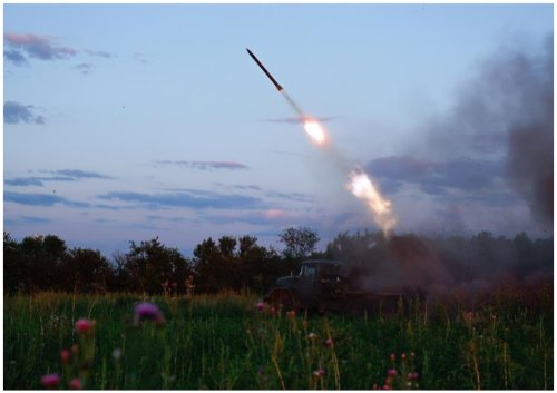 Russia Loses 30 Artillery Systems, 11 Tanks and a Plane in a Day: Ukraine