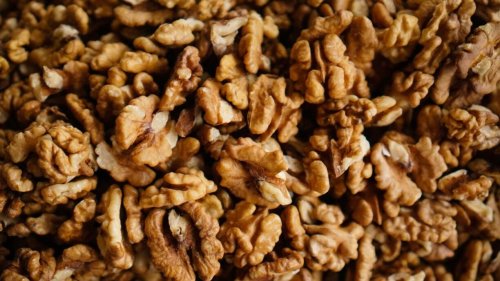 Snacking on Walnuts May Help Add Years to Your Life: Study