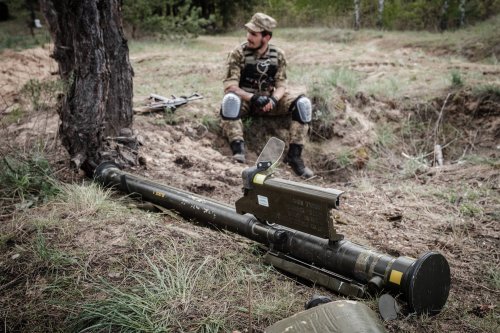 Russia on Verge of Lyman Collapse as Ukraine Surrounds Unit From All Sides