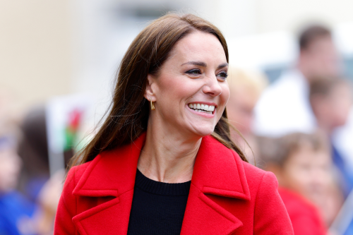 Kate Middleton 'Can't Contain Her Laughter' in Royal Blooper—Video