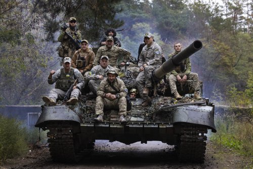 Russia Faces 'Imminent Defeat' in Lyman as Ukraine Envelops Invaders