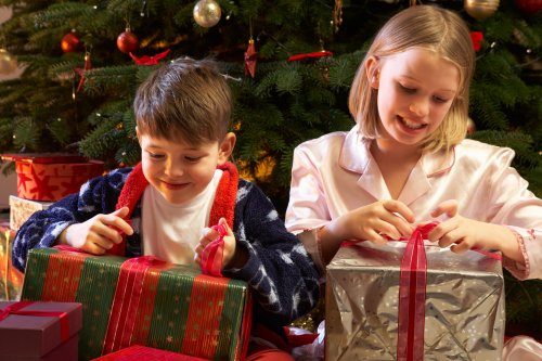 "Chef's kiss": Man's demand of nicer gifts for kids backfires tremendously