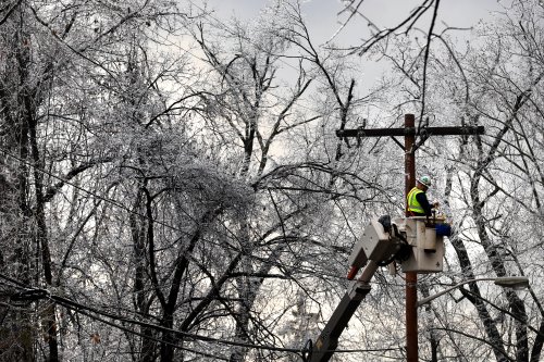 Texas Power Lines Threatened by 500 Pounds of Ice