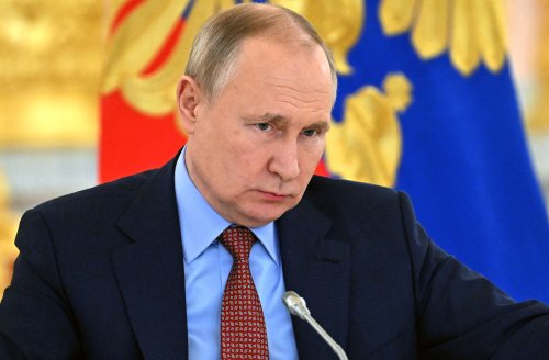 Putin headed for "devastating" defeat in Ukraine war: expert