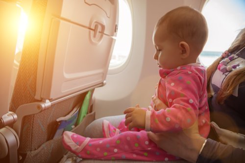Man backed for refusing to give up airplane seat for new mother with baby