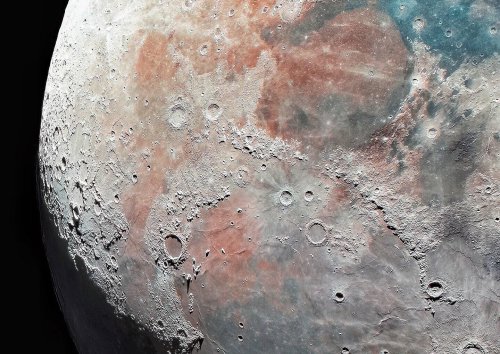 Breathtaking Image of Moon in Exquisite Detail Will Leave You in Awe