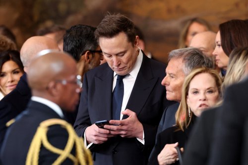 Elon Musk Limits Responses to Gaming Clip After Debates Over His Skill