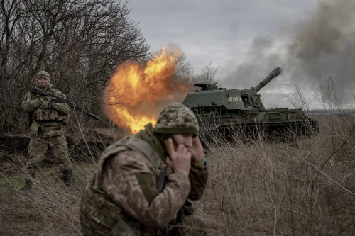 Leading Russia Watcher in China Makes Surprise Ukraine War Prediction