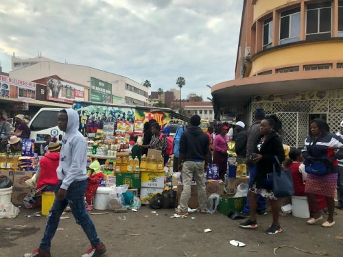 Zimbabwe’s Urban Poor Turn to “Car Supermarkets” to Survive Inflation
