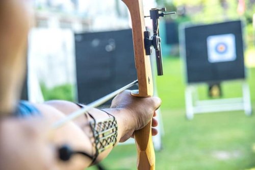 The 8 Best Recurve Bows in 2022 - Next Luxury