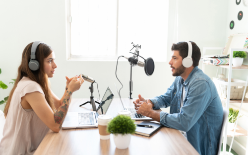 14 Best Podcasts on YouTube That Will Inspire You to Start Your Own