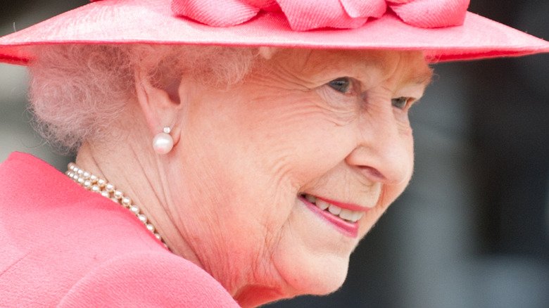 Queen Elizabeth's Special Christmas Decorations Have Just Been Revealed