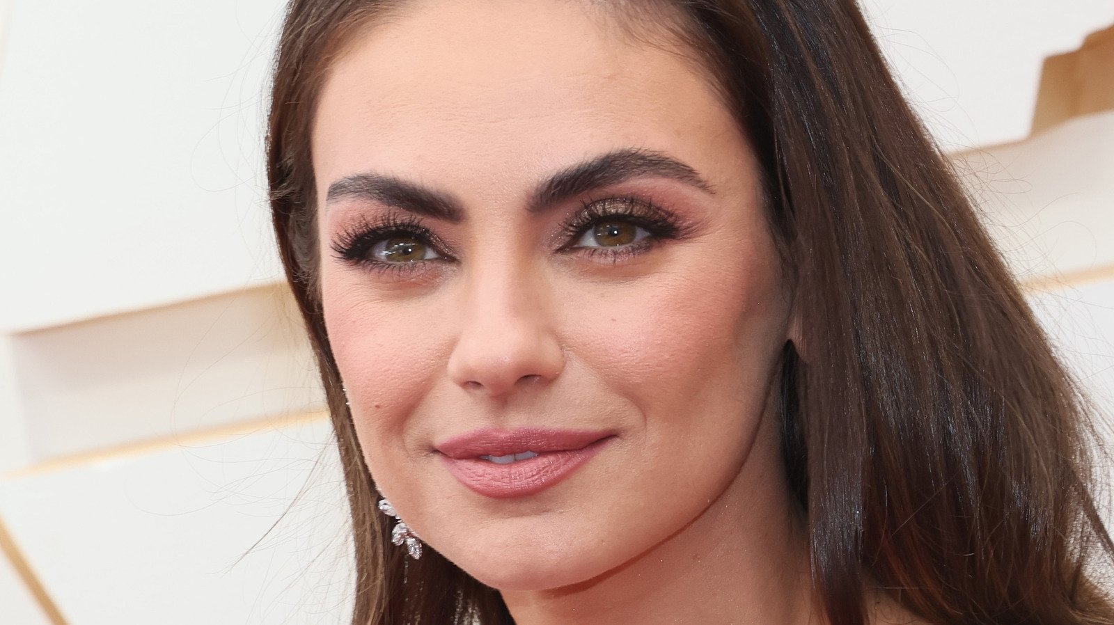 Celebs Who Can't Stand Mila Kunis