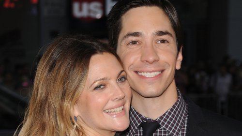 Drew Barrymore cries as she reunites with ex Justin Long on the season premiere of The Drew Barrymore Show