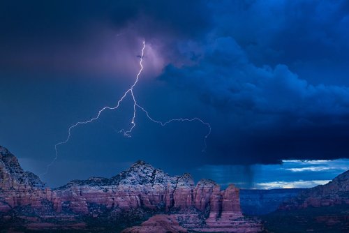 Photographing Lightning Bolts with the Z 9 Pre-Release Burst Mode | Nikon