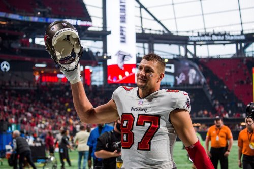 The GronkCast? Ex-Buccaneers, Patriots star takes center stage for UFC 278