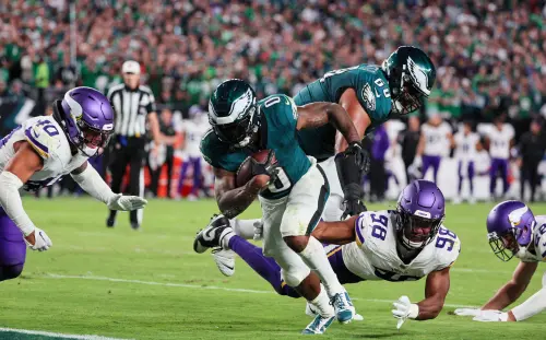 Philadelphia Eagles Hold Off Minnesota Vikings Behind Career Day from  D'Andre Swift - Sports Illustrated Philadelphia Eagles News, Analysis and  More