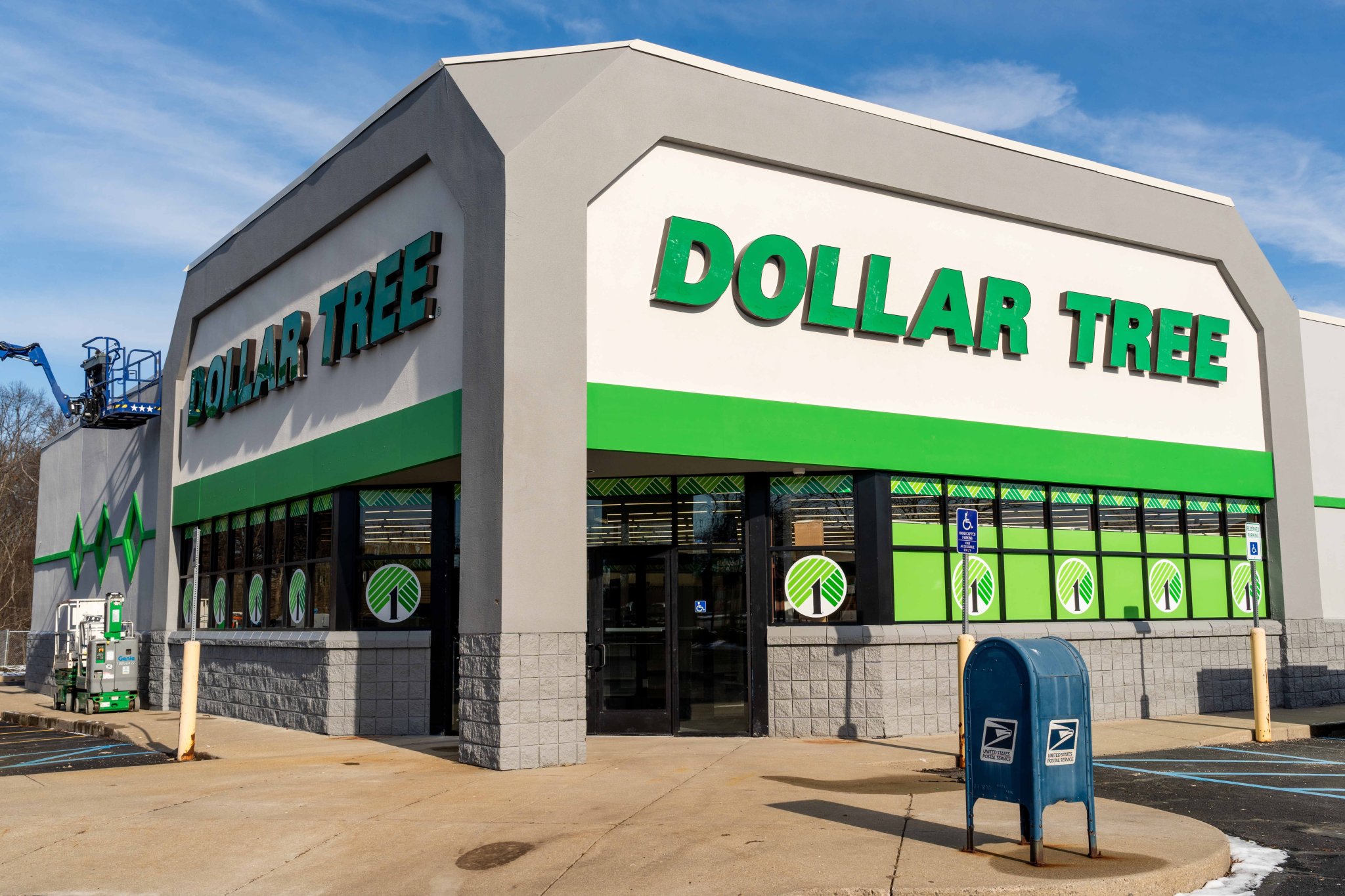 Women across U.S. report disturbing pattern inside Dollar Tree stores Women across U.S. report disturbing pattern inside Dollar Tree stores