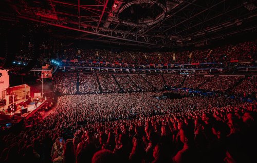 The O2 in London made history by removing over 500 tonnes of carbon during The 1975’s residency