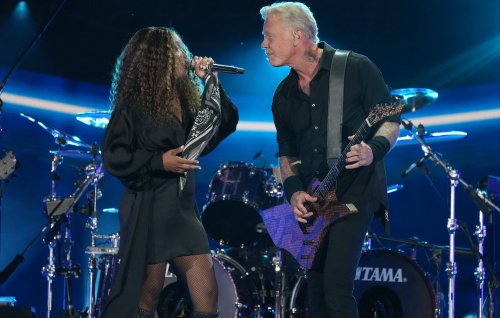Watch Mickey Guyton join Metallica onstage for ‘Nothing Else Matters’
