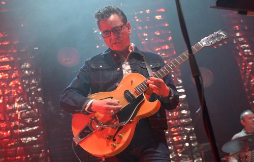Richard Hawley says he believes today's politicians are "narcissists"