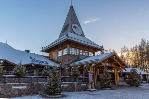 Wohnmobil Stellplatz Finnland: Am Polarkreis / Napapiiri bei Rovaniemi