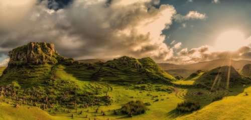 Fotopoint: Fairy Glen – Das Tal der Feen auf der Isle of Skye
