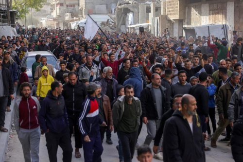 Guerre à Gaza : des manifestants scandent des slogans anti-Hamas lors d’un rassemblement dans le nord de l’enclave