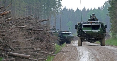 Face à la menace russe, la Lettonie va rétablir le service militaire obligatoire