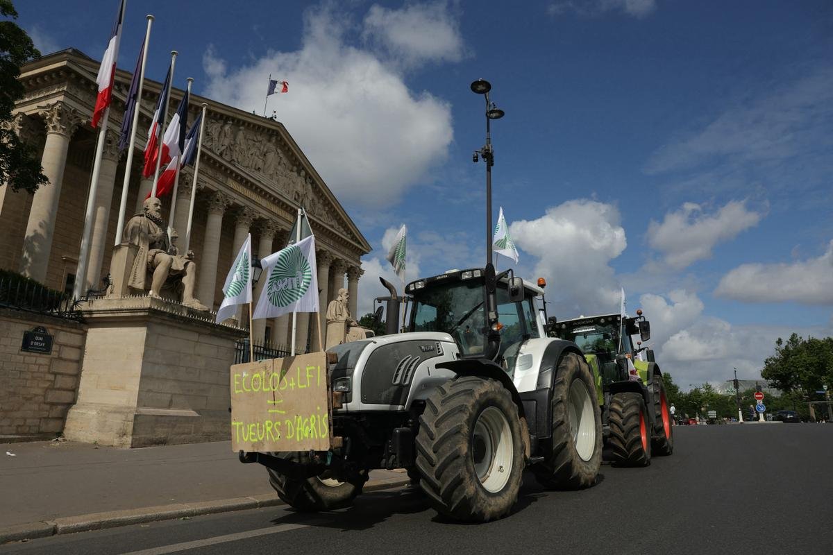 De Nicolas Hulot à la loi Duplomb… Comment la lutte contre les pesticides a été torpillée