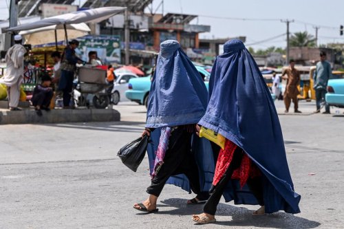 Les restrictions imposées aux femmes vont coûter 6 % de son PIB à l’Afghanistan