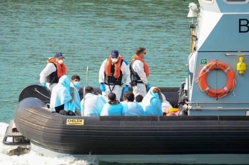 Un mort, un disparu et 200 autres migrants secourus dans la Manche