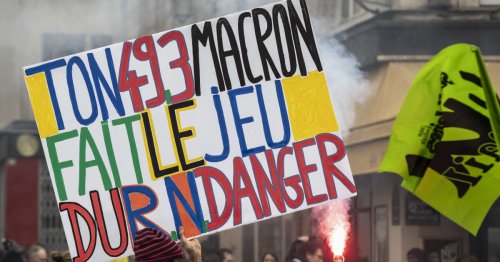 Retraites : et si Emmanuel Macron s’offrait une porte de sortie avec l’article 10 de la Constitution ?