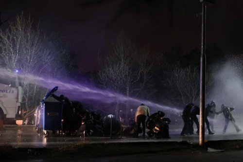 Turquie : heurts entre manifestants et policiers sur fond de protestation après l’arrestation du maire d’Istanbul