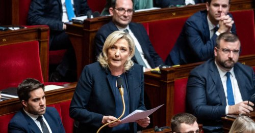 « Il y a eu un malaise » : quand Marine Le Pen surgit à un dîner pro-Zelenski