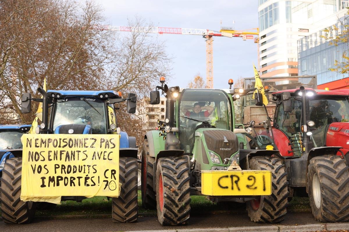 Mercosur : des tracteurs de la Coordination rurale bloqués près de Paris