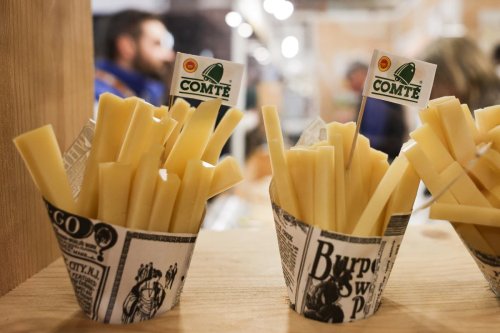 Polémique sur le comté : comment les anti-écolos (et un préfet) en ont fait tout un fromage