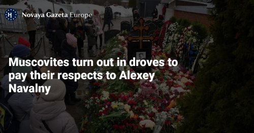 Muscovites turn out in droves to pay their respects to Alexey Navalny