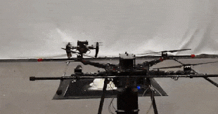 Пара дронов разделила обязанности по 3D-печати