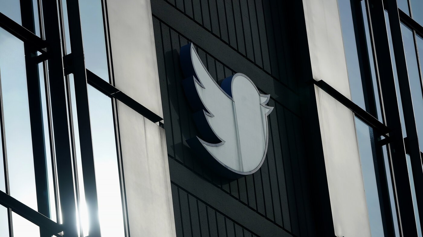Twitter users say they haven't paid for their blue checks but still have them